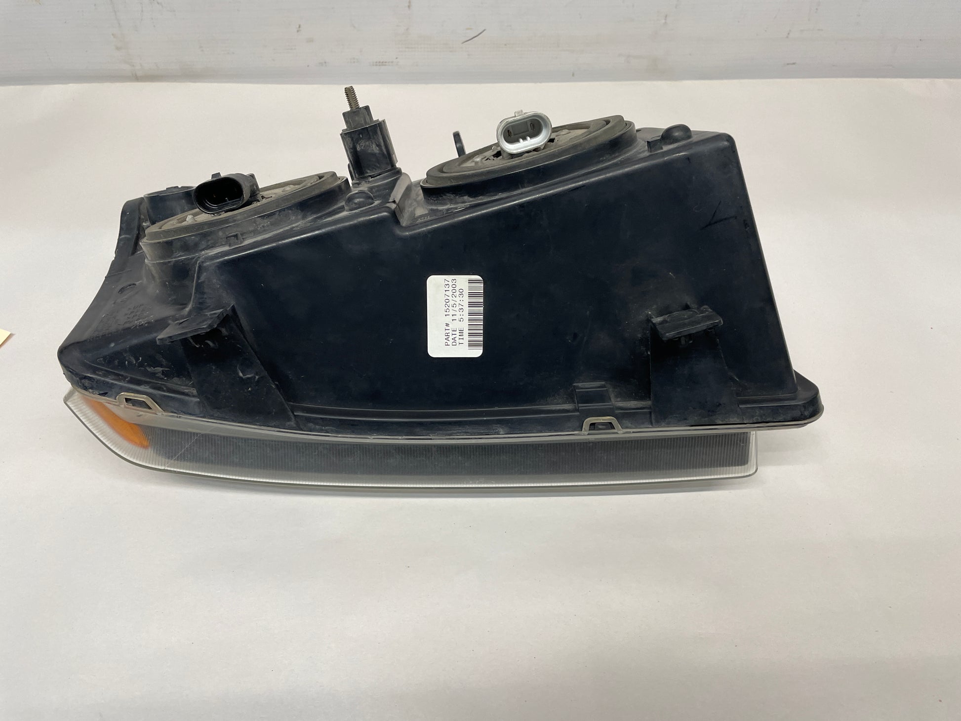 2004 Chevy Silverado 2500HD LH Driver Side Headlight OEM - Day's Parts Yard