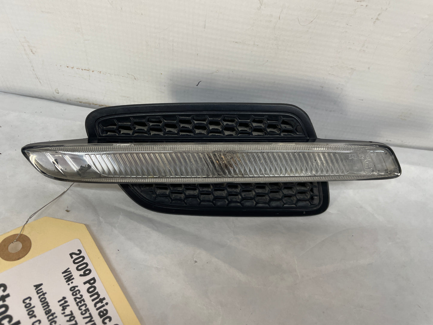 2009 Pontiac G8 LH Driver Fender Marker Repeater Light Lamp Grill OEM