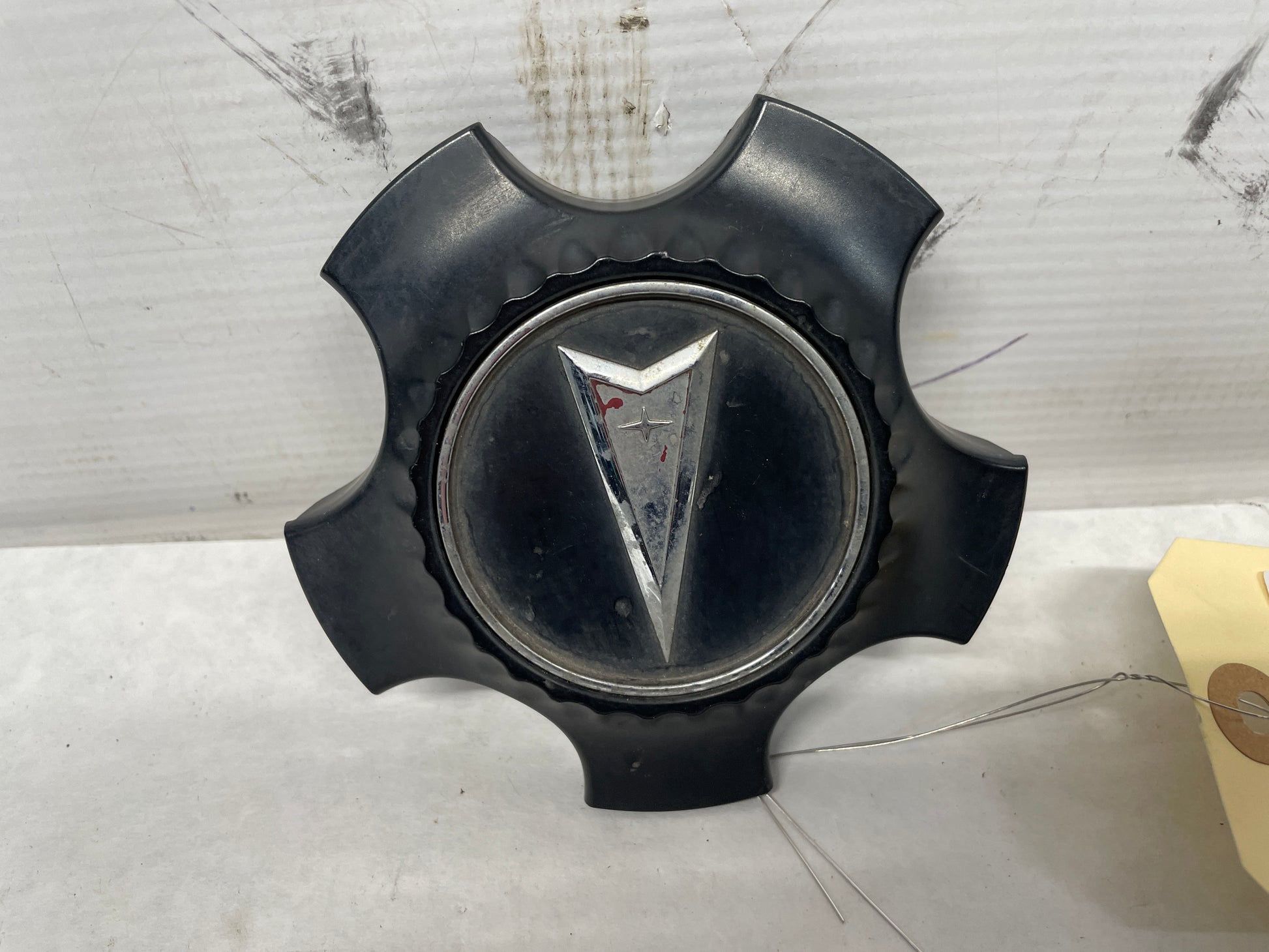 2008 Pontiac G8 Base Wheel Center Cap OEM - Day's Parts Yard