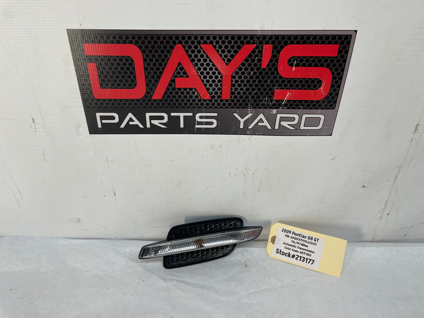 2009 Pontiac G8 GT RH Passenger Fender Marker Repeater Lamp Light OEM