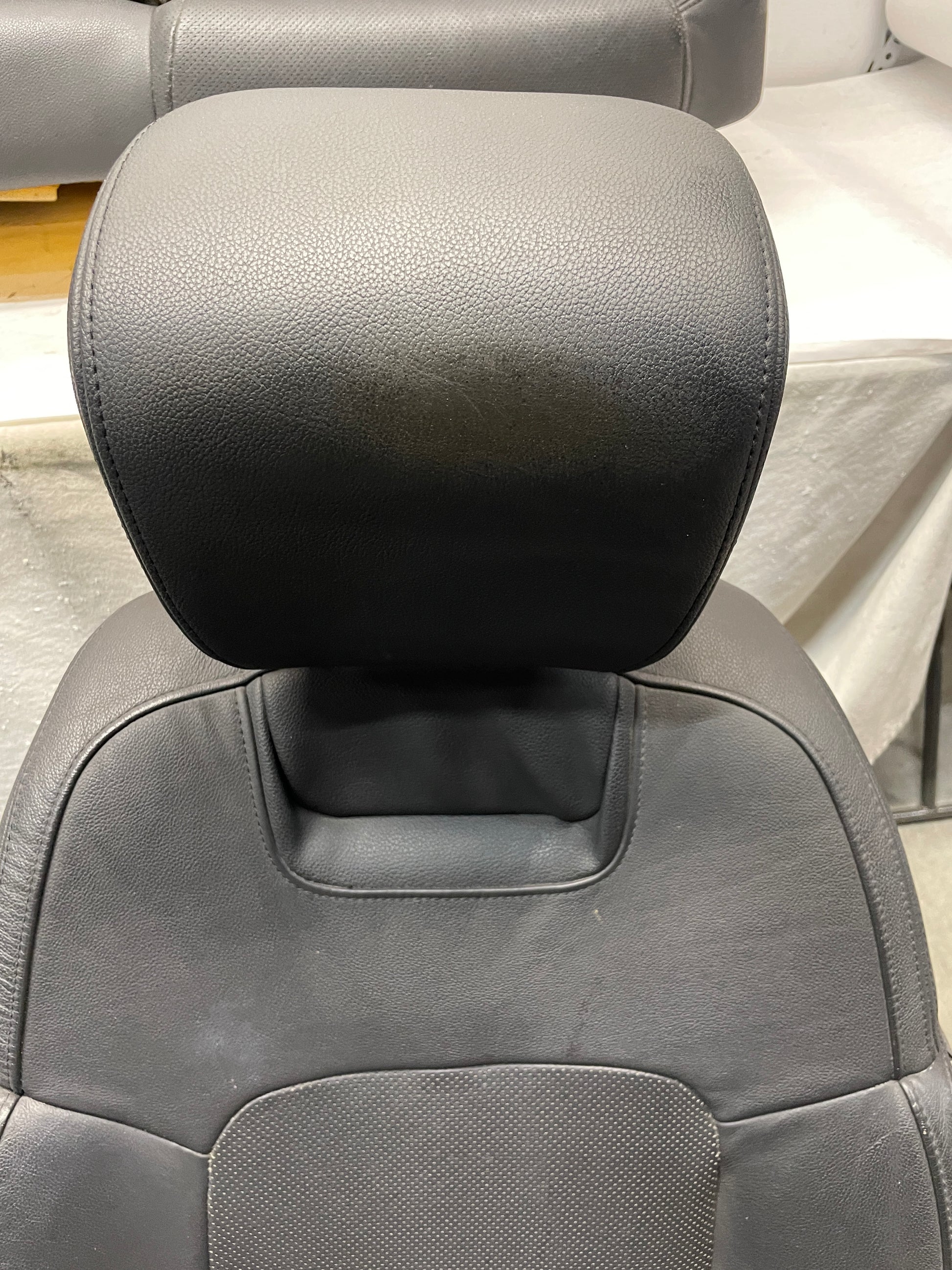 2008 Pontiac G8 Base Seats Fronts and Rear OEM - Day's Parts Yard