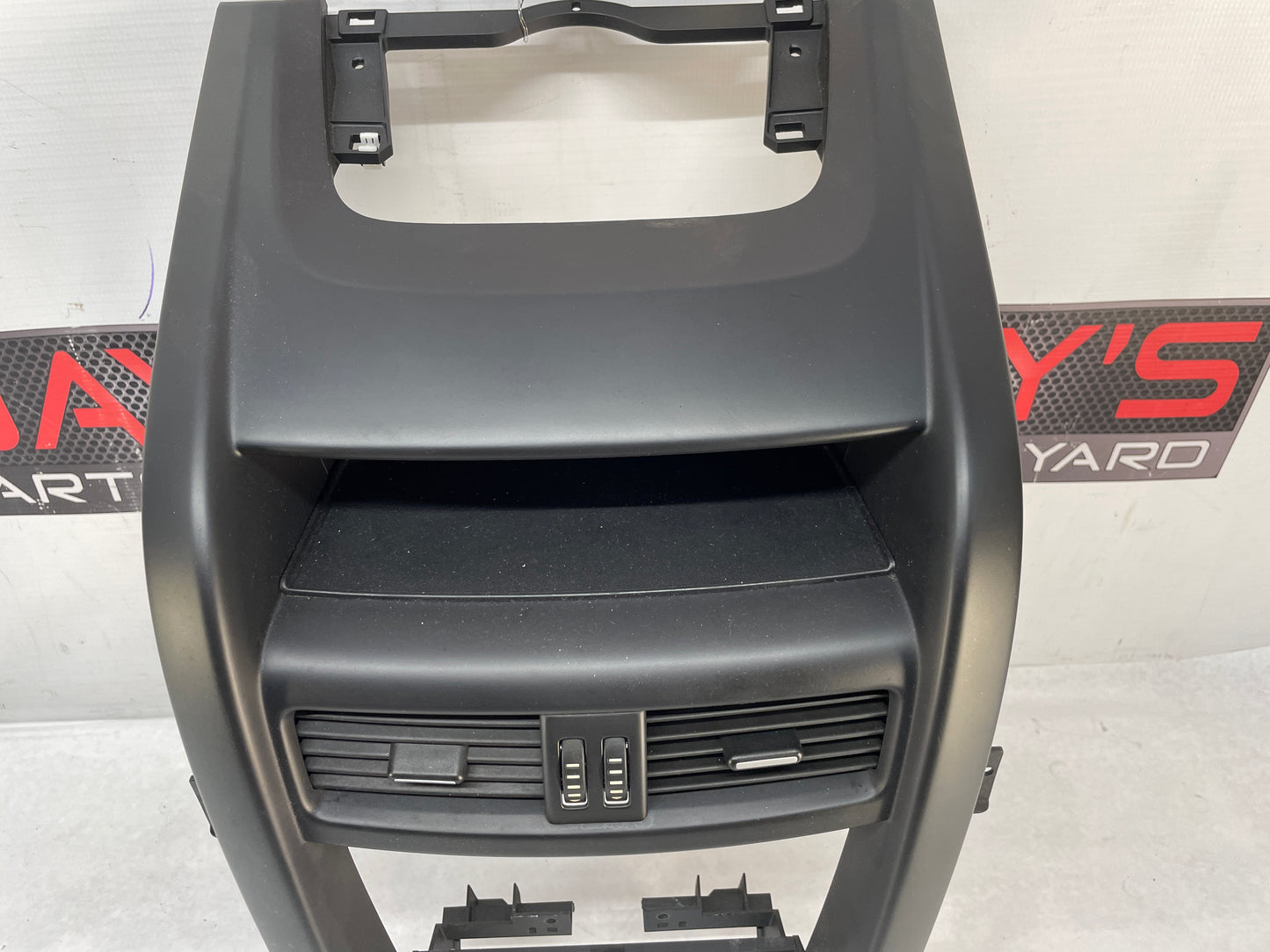 2009 Pontiac G8 GT Center Dash Radio Bezel Trim Molding Panel OEM