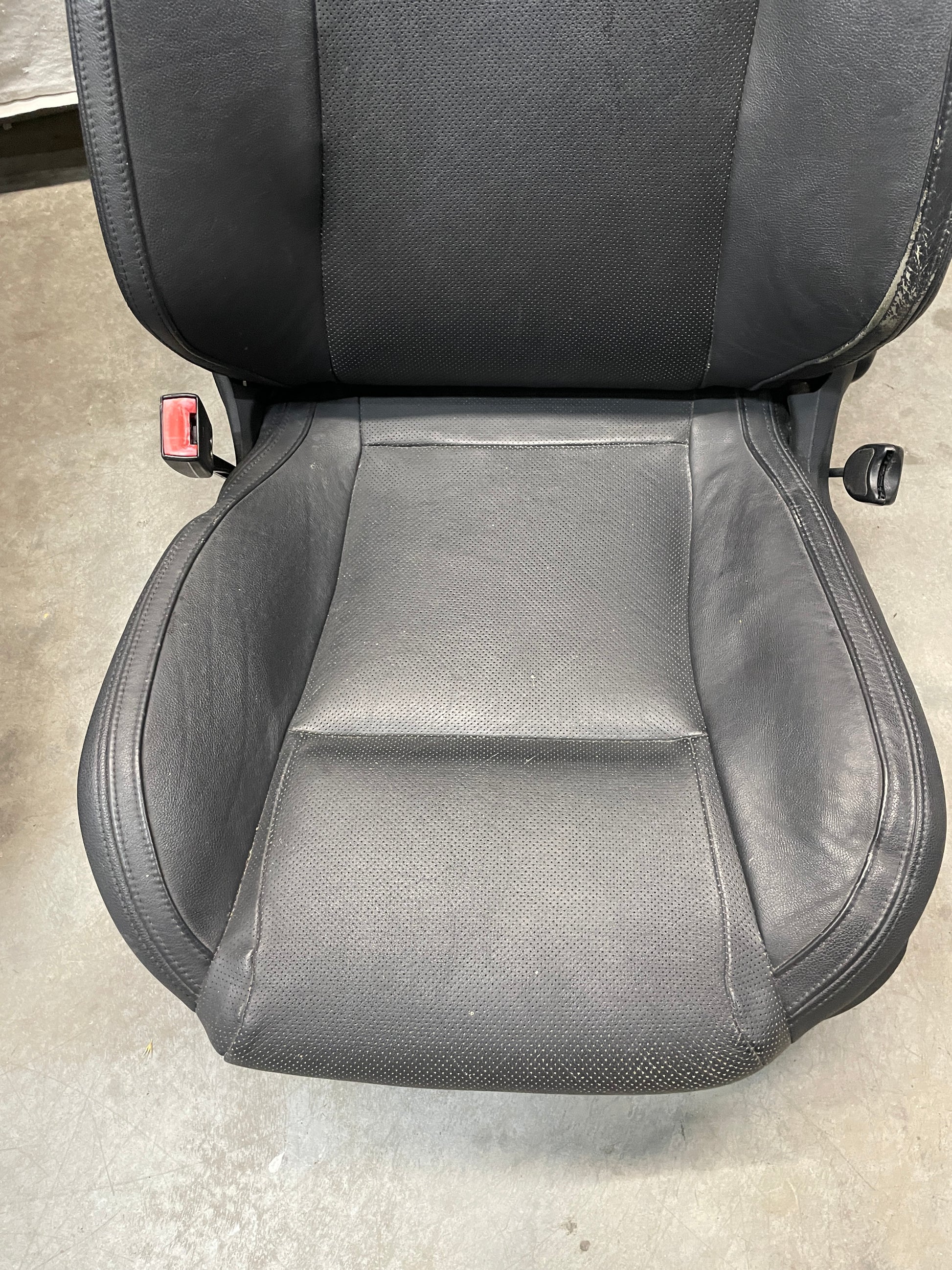 2008 Pontiac G8 Base Seats Fronts and Rear OEM - Day's Parts Yard