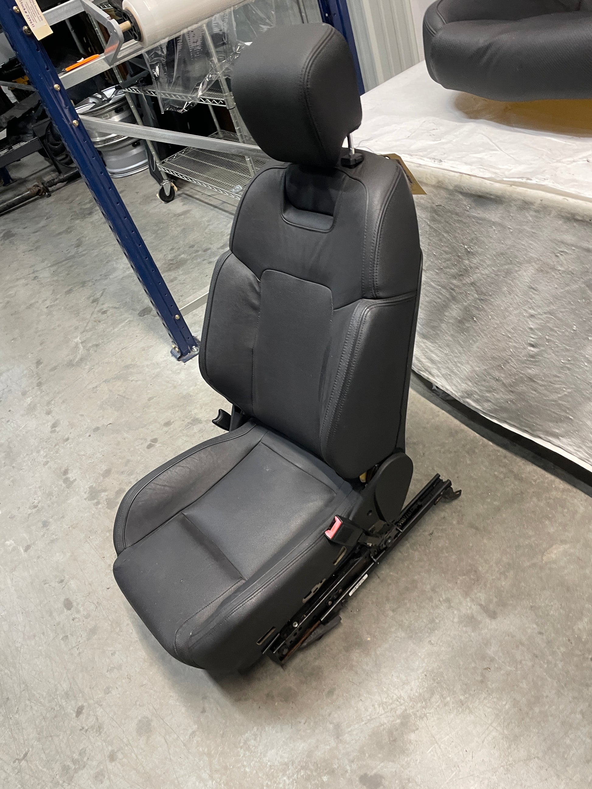 2008 Pontiac G8 Base Seats Fronts and Rear OEM - Day's Parts Yard