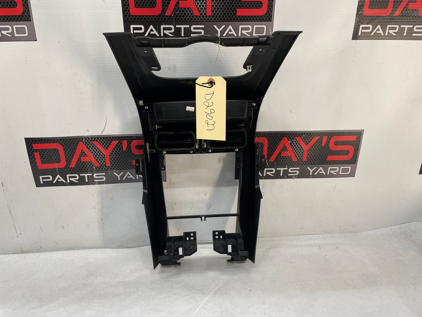 2009 Pontiac G8 GT Center Dash Radio Bezel Trim Molding Panel OEM