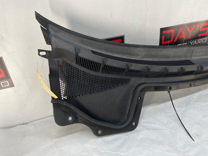 2009 Pontiac G8 GT Complete Windshield Wiper Cowl Grille Trim Vent Panel OEM