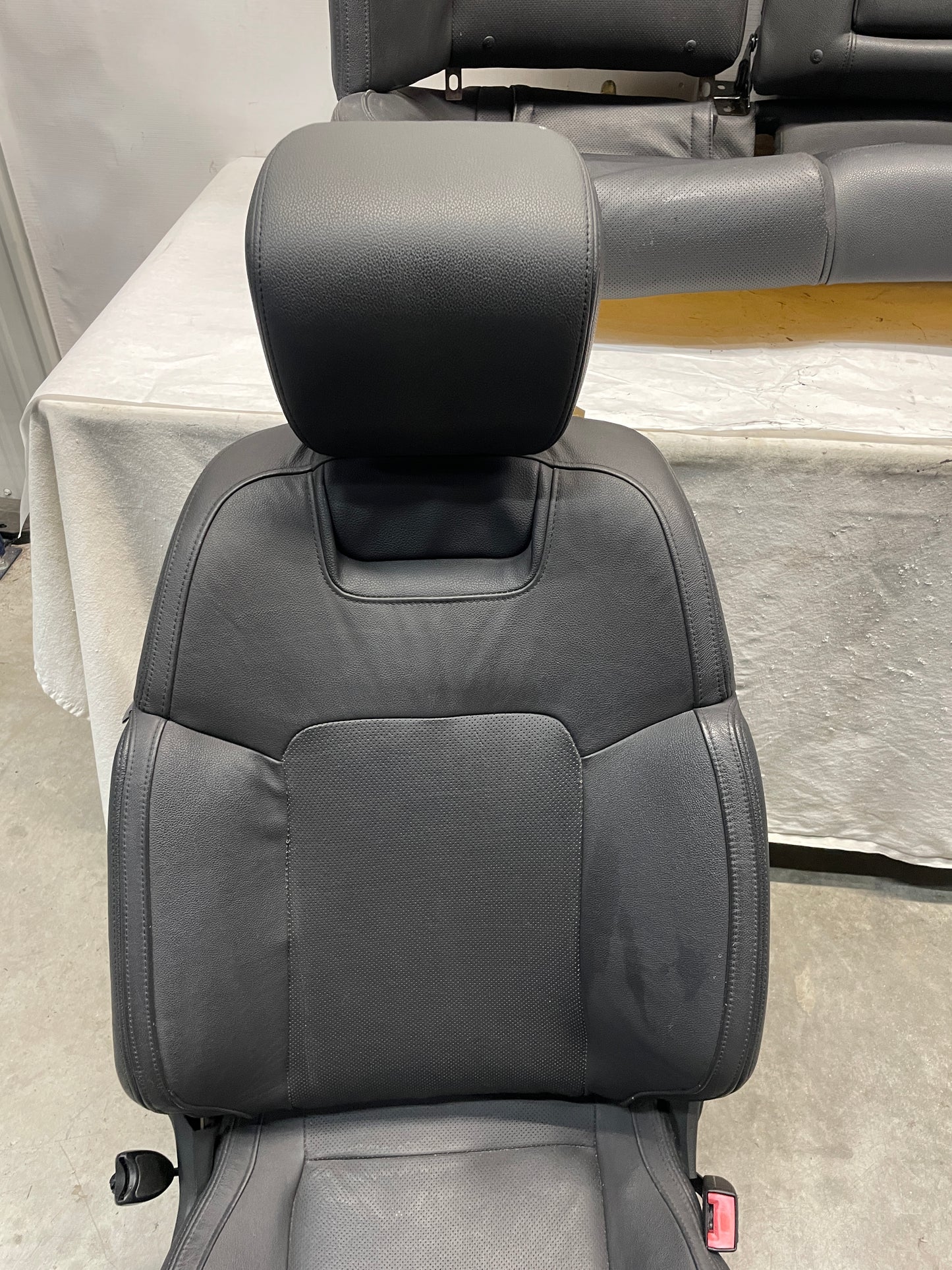 2008 Pontiac G8 Base Seats Fronts and Rear OEM - Day's Parts Yard
