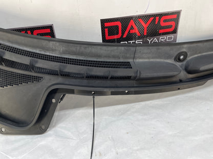 2009 Pontiac G8 GT Complete Windshield Wiper Cowl Grille Trim Vent Panel OEM