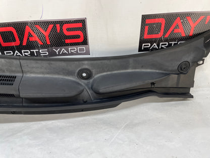 2009 Pontiac G8 GT Complete Windshield Wiper Cowl Grille Trim Vent Panel OEM