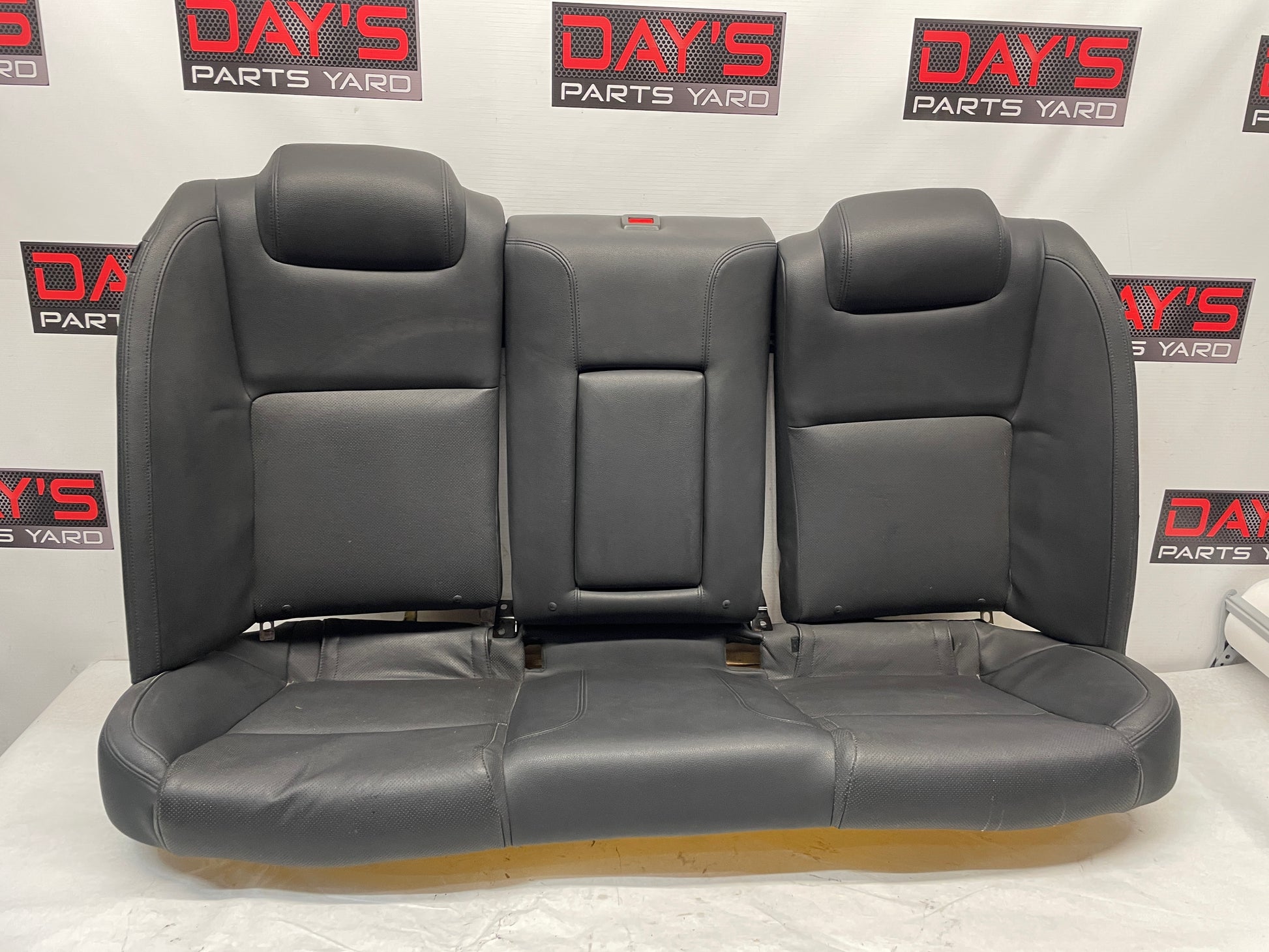 2008 Pontiac G8 Base Seats Fronts and Rear OEM - Day's Parts Yard