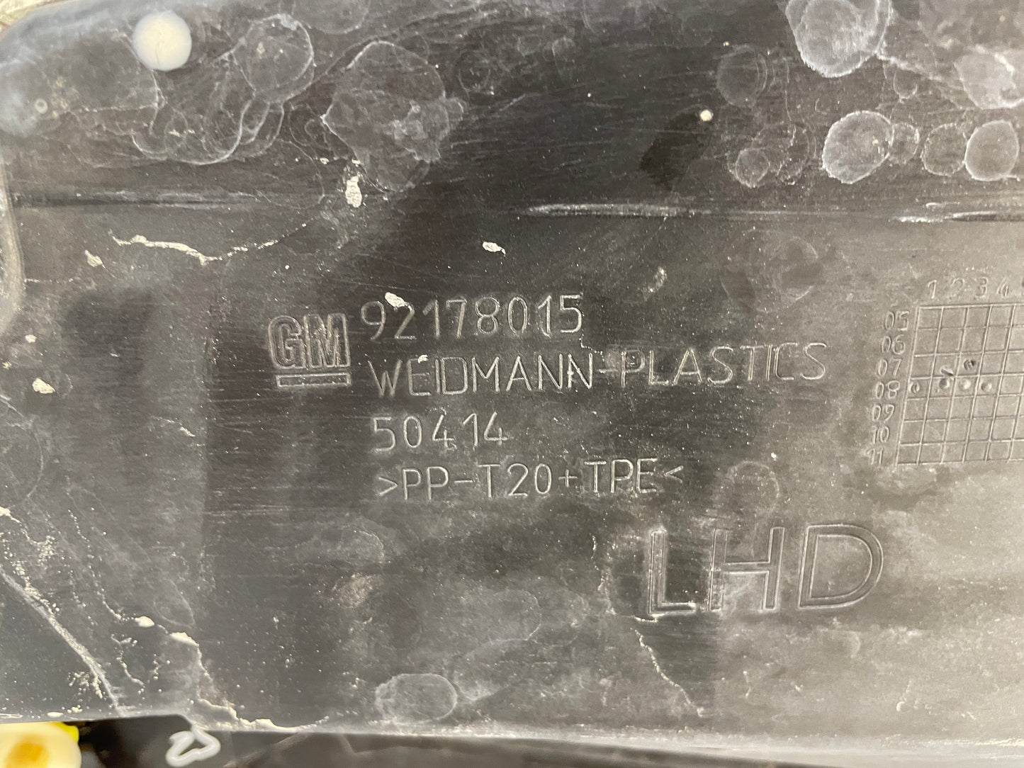 2009 Pontiac G8 GT Complete Windshield Wiper Cowl Grille Trim Vent Panel OEM