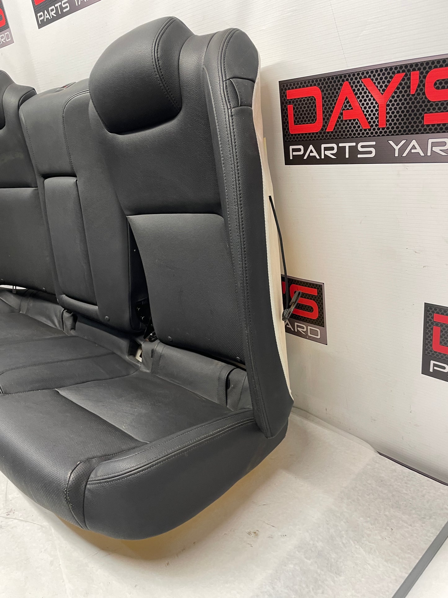 2008 Pontiac G8 Base Seats Fronts and Rear OEM - Day's Parts Yard