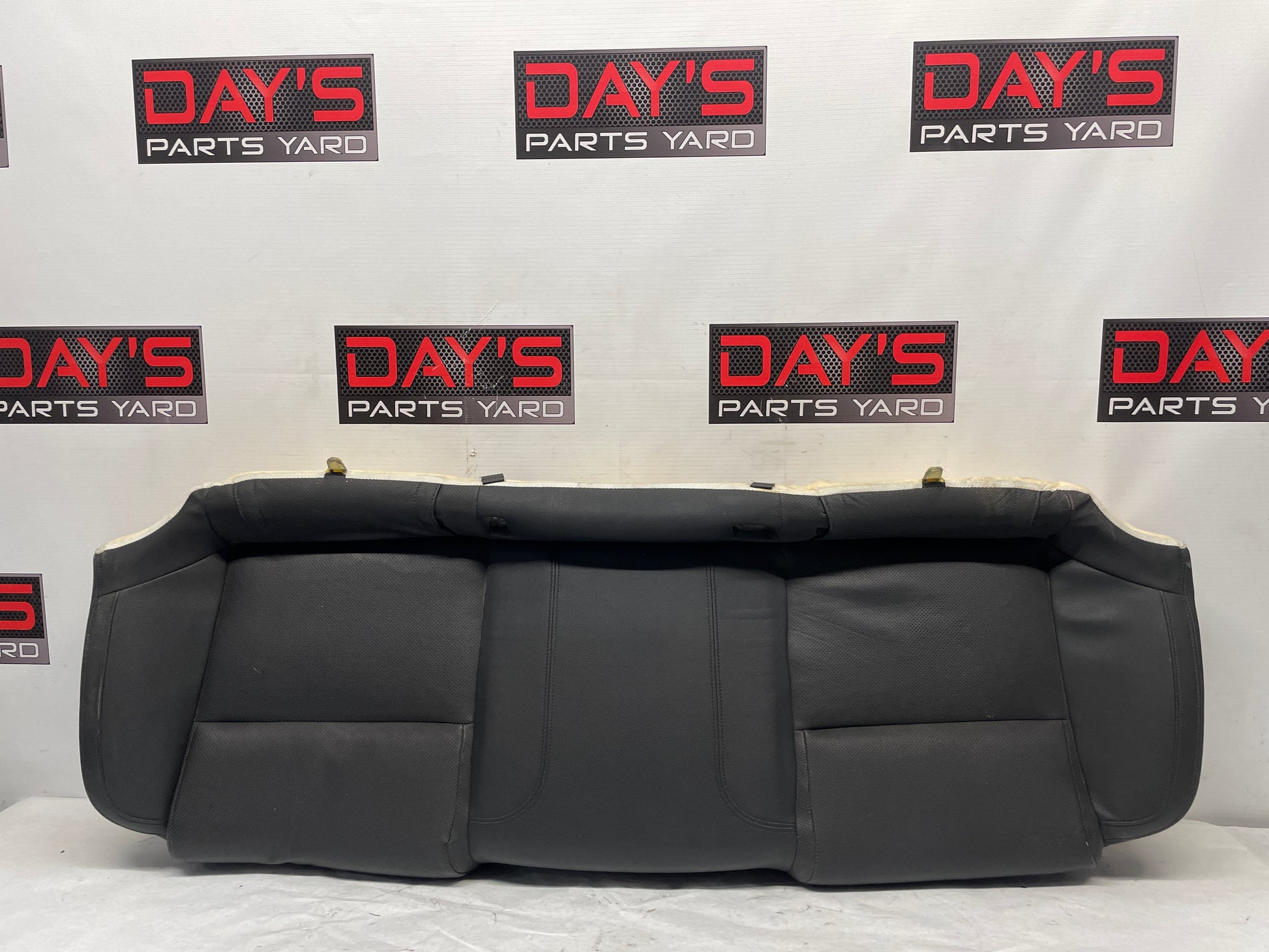 2008 Pontiac G8 Base Seats Fronts and Rear OEM - Day's Parts Yard