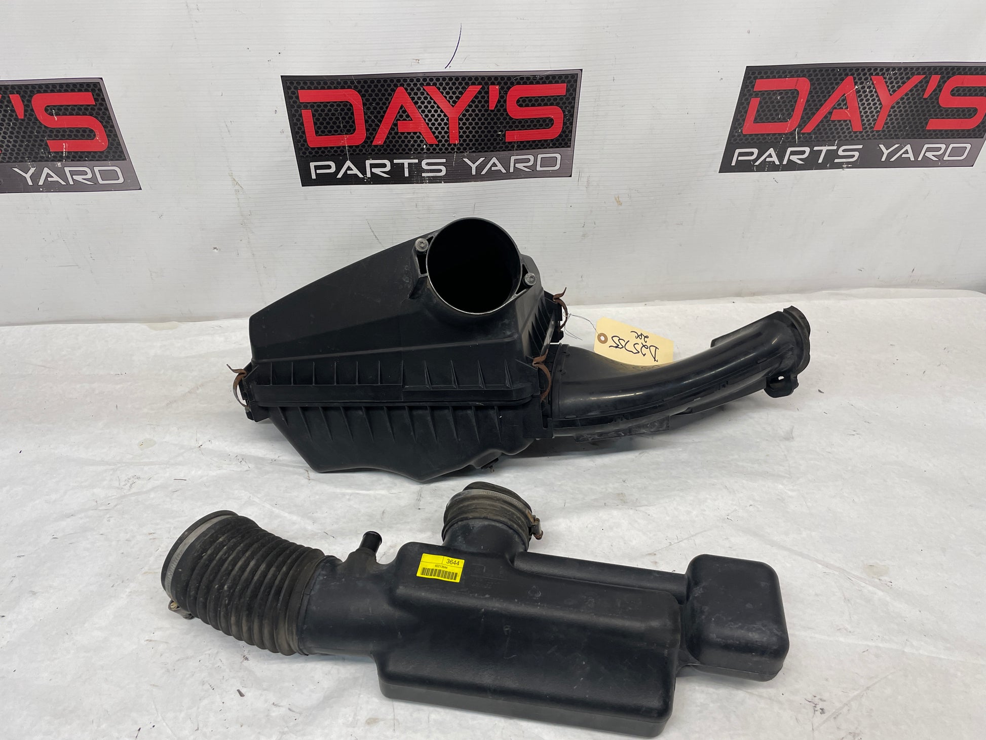 2008 Pontiac G8 Base Factory OEM Air Intake Box Assembly - Day's Parts Yard