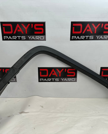 2018 GMC Sierra 1500 SLT Front RH Fender Flare Wheel Well Arch Molding Trim OEM