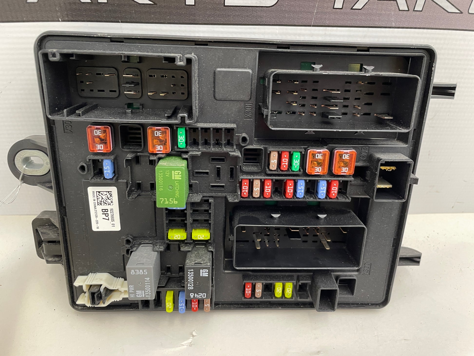2017 Chevy SS Sedan Rear Fuse Box Relay Panel OEM - Day's Parts Yard