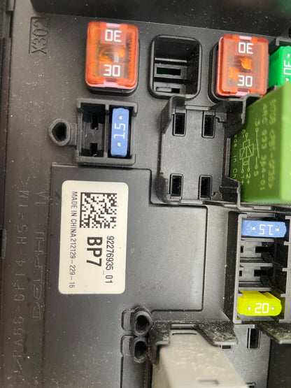 2017 Chevy SS Sedan Rear Fuse Box Relay Panel OEM - Day's Parts Yard