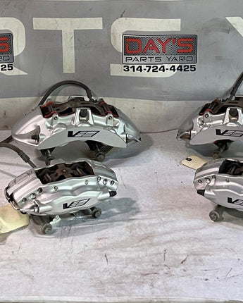 2014 Cadillac CTS-V Coupe Brembo Brake Calipers w Rotors Front and Rear OEM