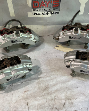 2014 Cadillac CTS-V Coupe Brembo Brake Calipers w Rotors Front and Rear OEM