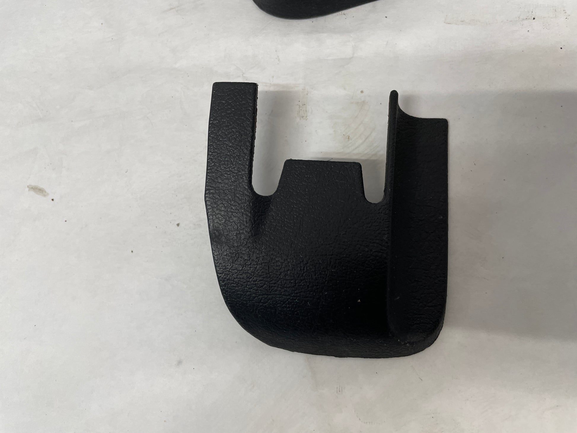 2005 Pontiac GTO LH Driver 4pc Seat Rail Frame Plastic Trim Set OEM - Day's Parts Yard