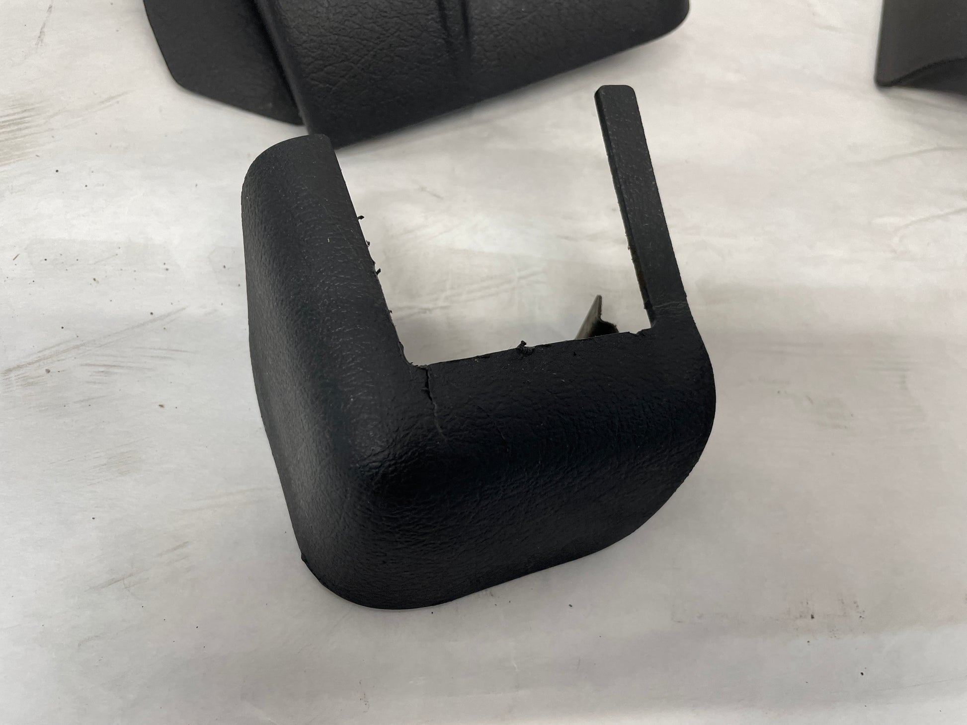 2005 Pontiac GTO LH Driver 4pc Seat Rail Frame Plastic Trim Set OEM - Day's Parts Yard