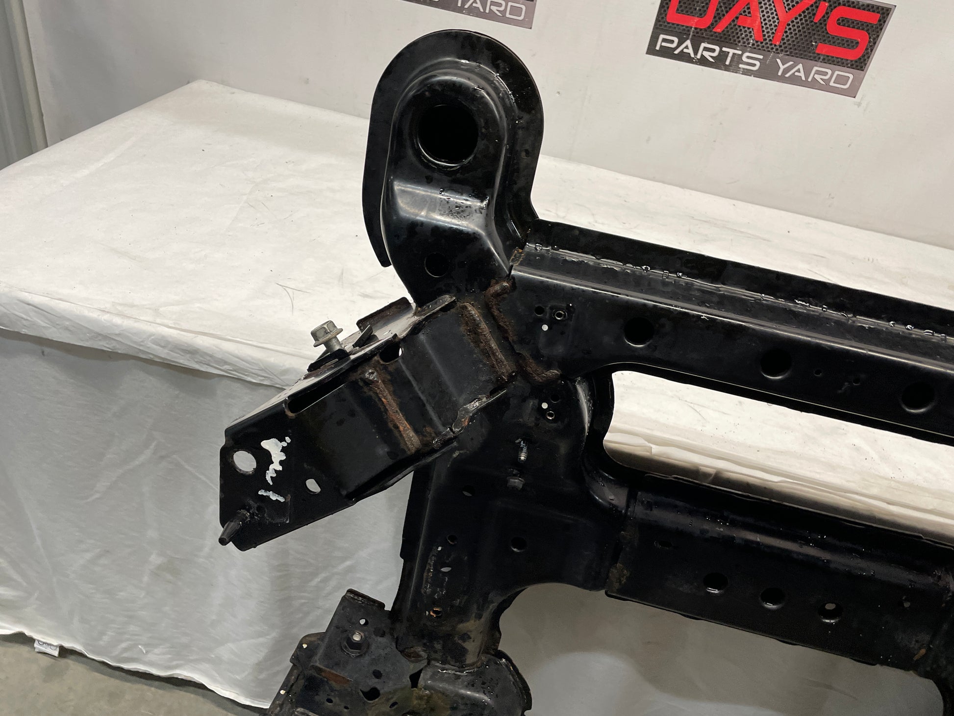 2009 Pontiac G8 Front Suspension Engine Cradle Cross K Member Sub Frame OEM - Day's Parts Yard