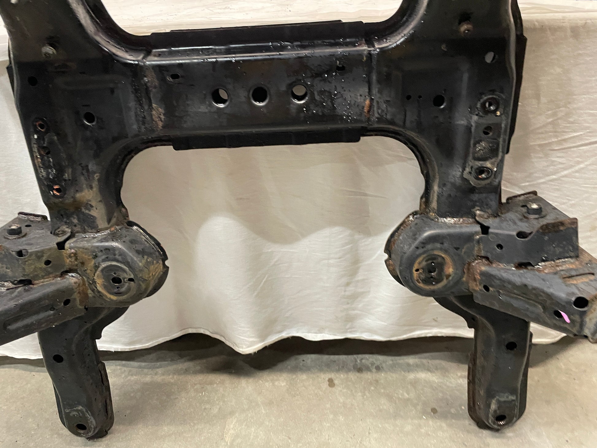 2009 Pontiac G8 Front Suspension Engine Cradle Cross K Member Sub Frame OEM - Day's Parts Yard