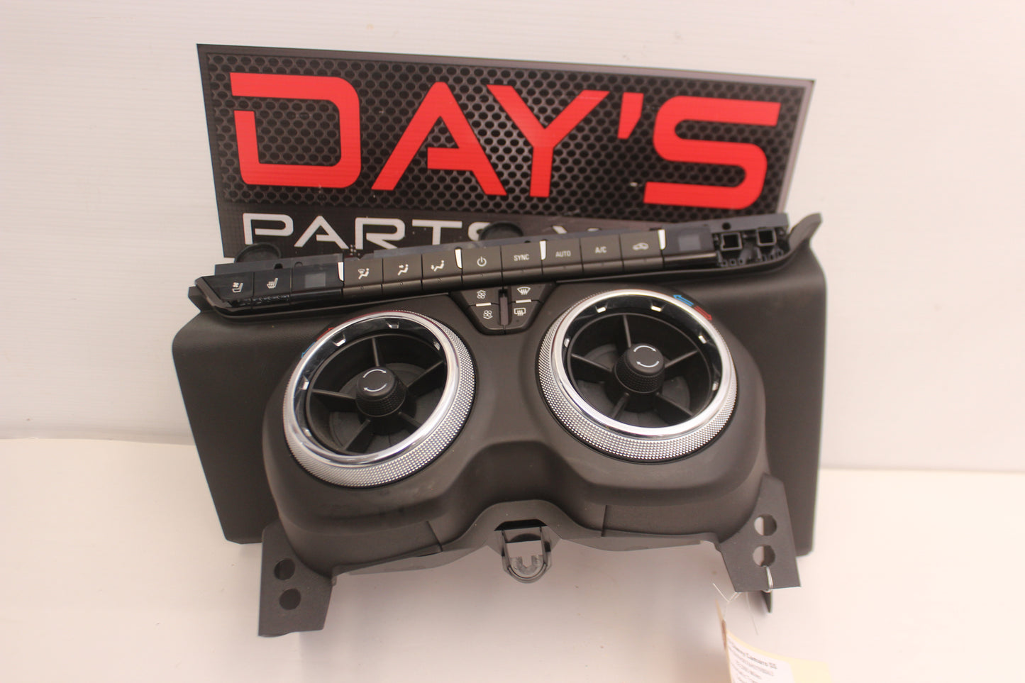 2017 Chevy Camaro SS HVAC Temperature Control Panel  OEM