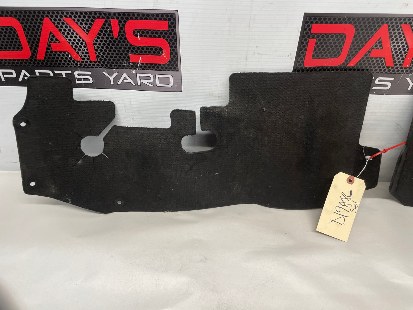 2014 Cadillac CTS-V Coupe Front Fender Liner Felts OEM - Day's Parts Yard