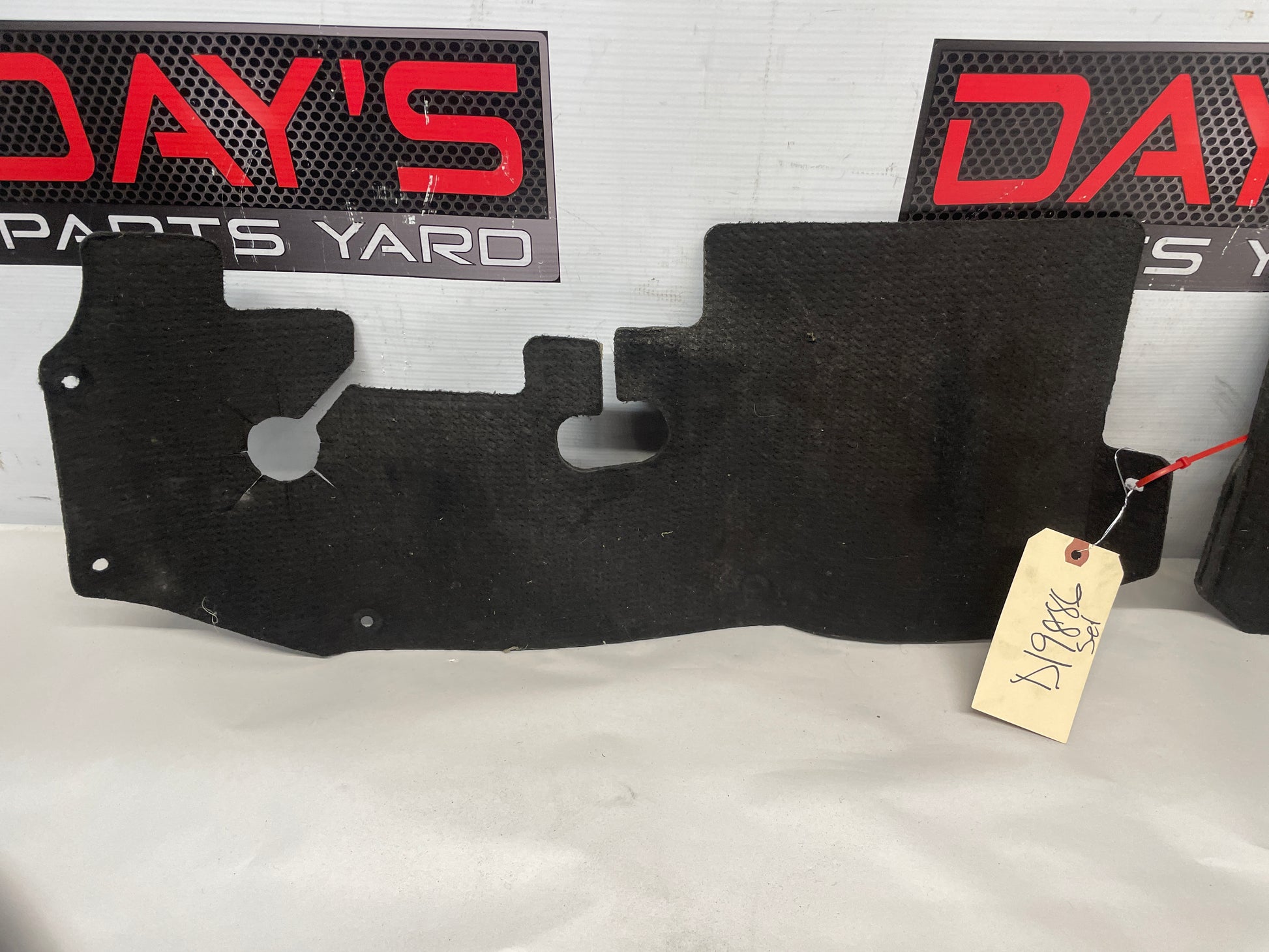 2014 Cadillac CTS-V Coupe Front Fender Liner Felts OEM - Day's Parts Yard