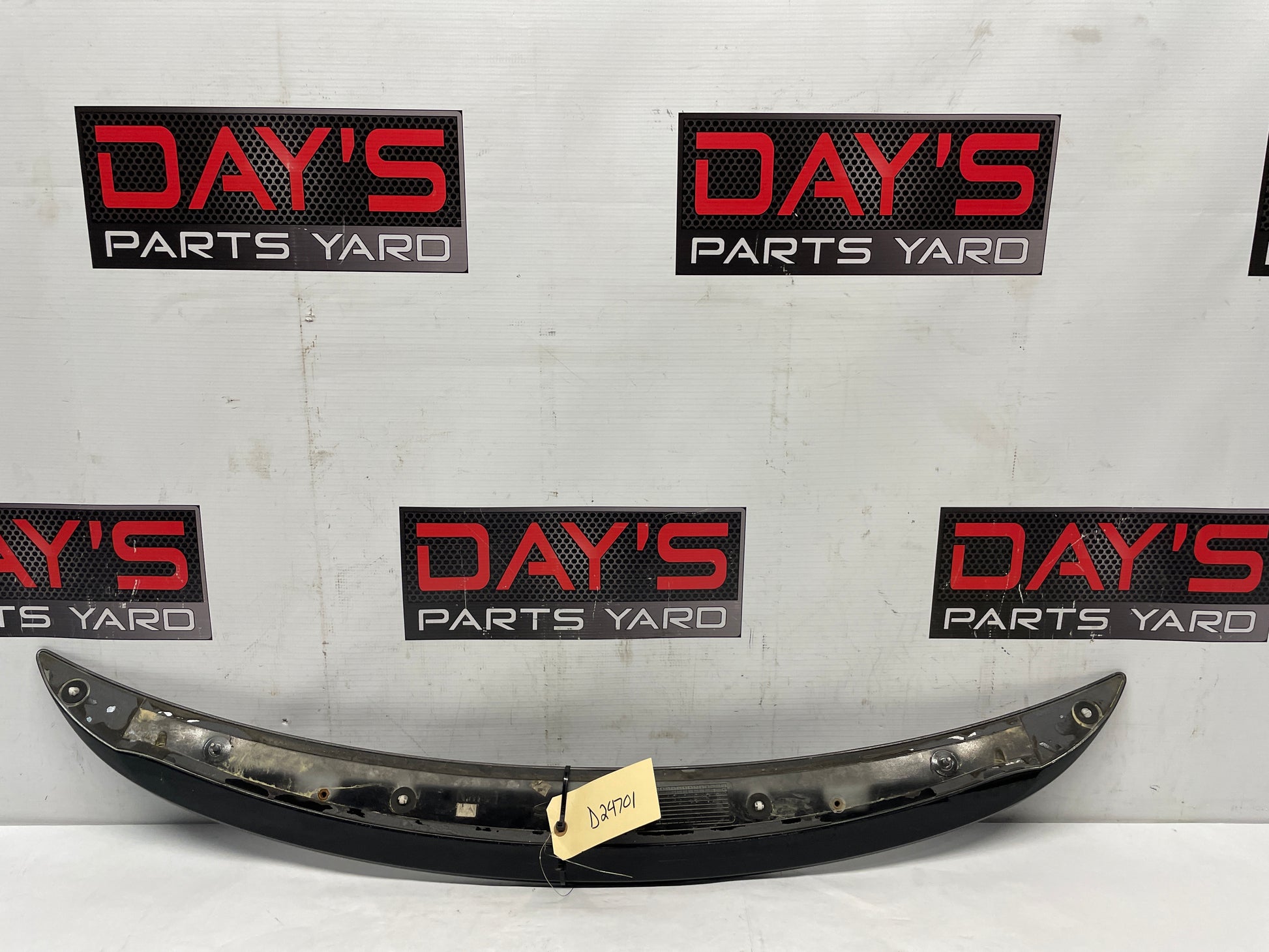 2016 Chevy SS Sedan Trunk Deck Lid Spoiler Wing OEM - Day's Parts Yard