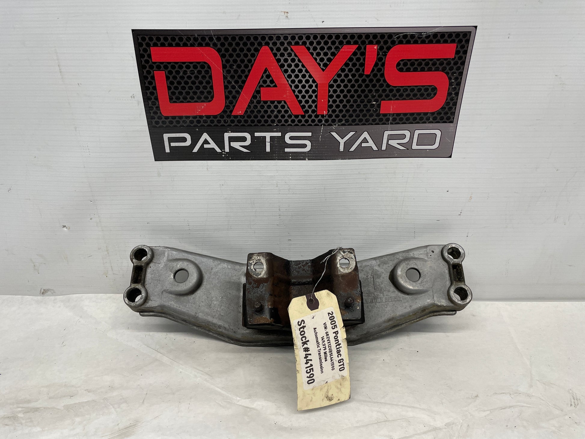 2005 Pontiac GTO Automatic Transmission Crossmember Bracket - Day's Parts Yard
