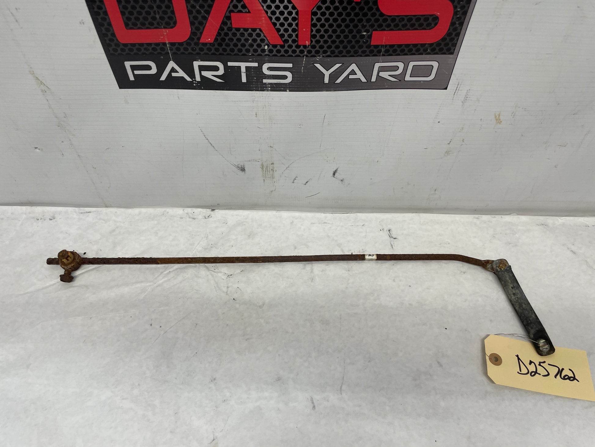 2008 Pontiac G8 Base Automatic Shifter Linkage Rod OEM - Day's Parts Yard
