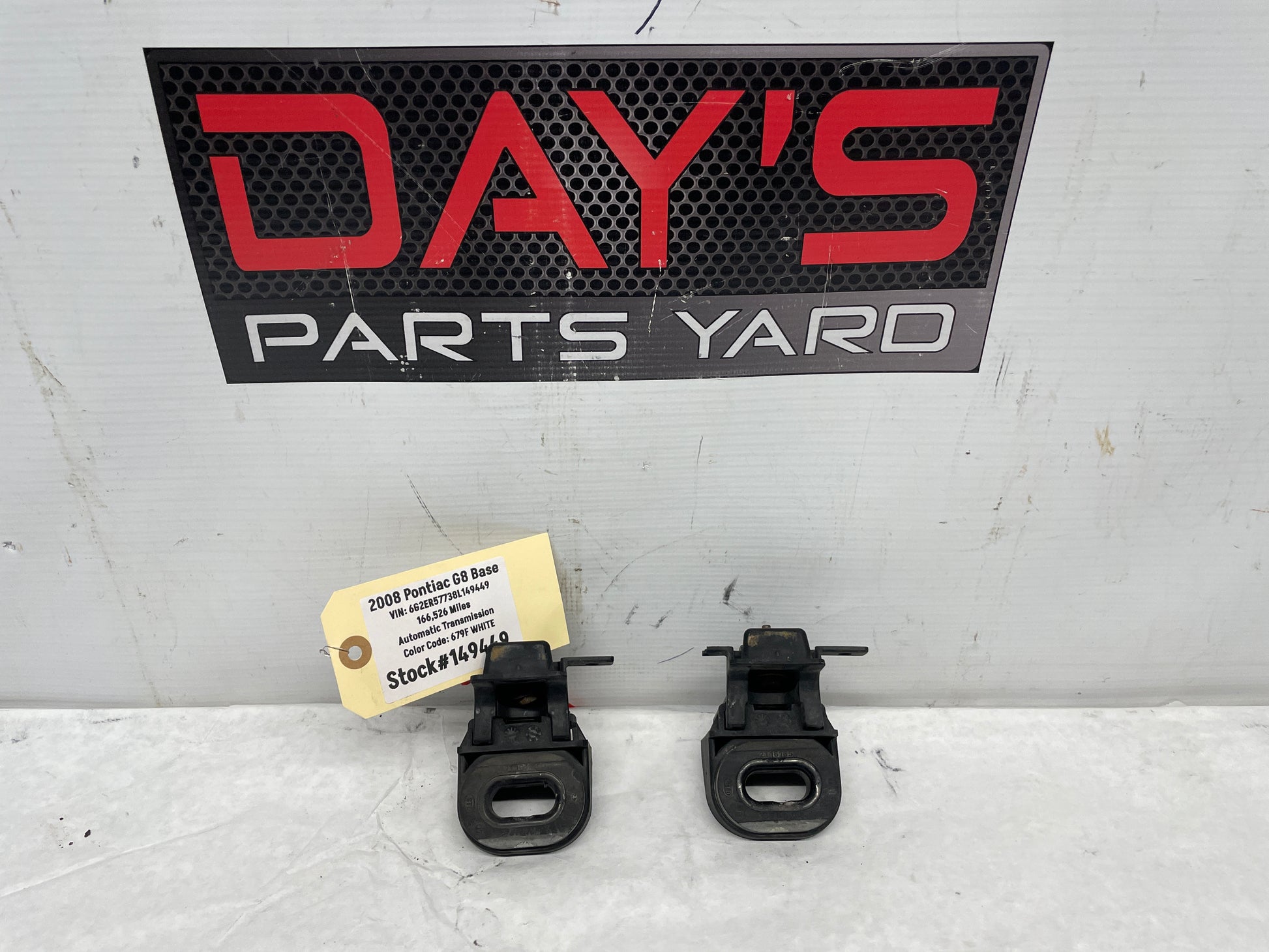 2008 Pontiac G8 Base Upper Radiator Mounts Set OEM - Day's Parts Yard