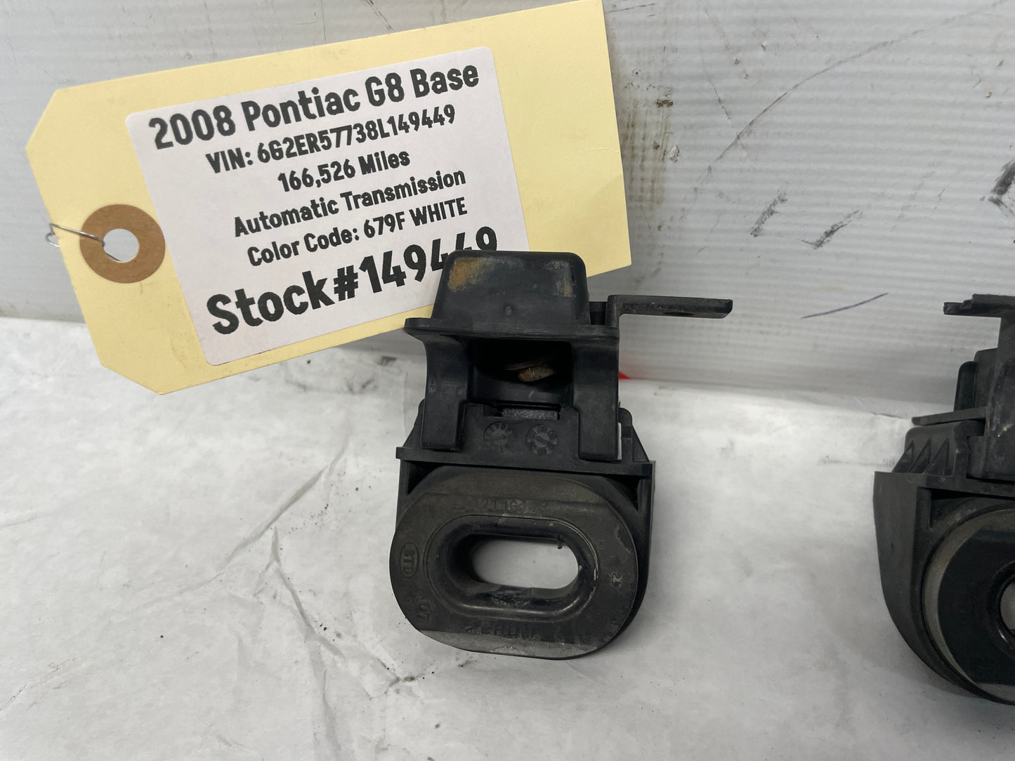 2008 Pontiac G8 Base Upper Radiator Mounts Set OEM - Day's Parts Yard