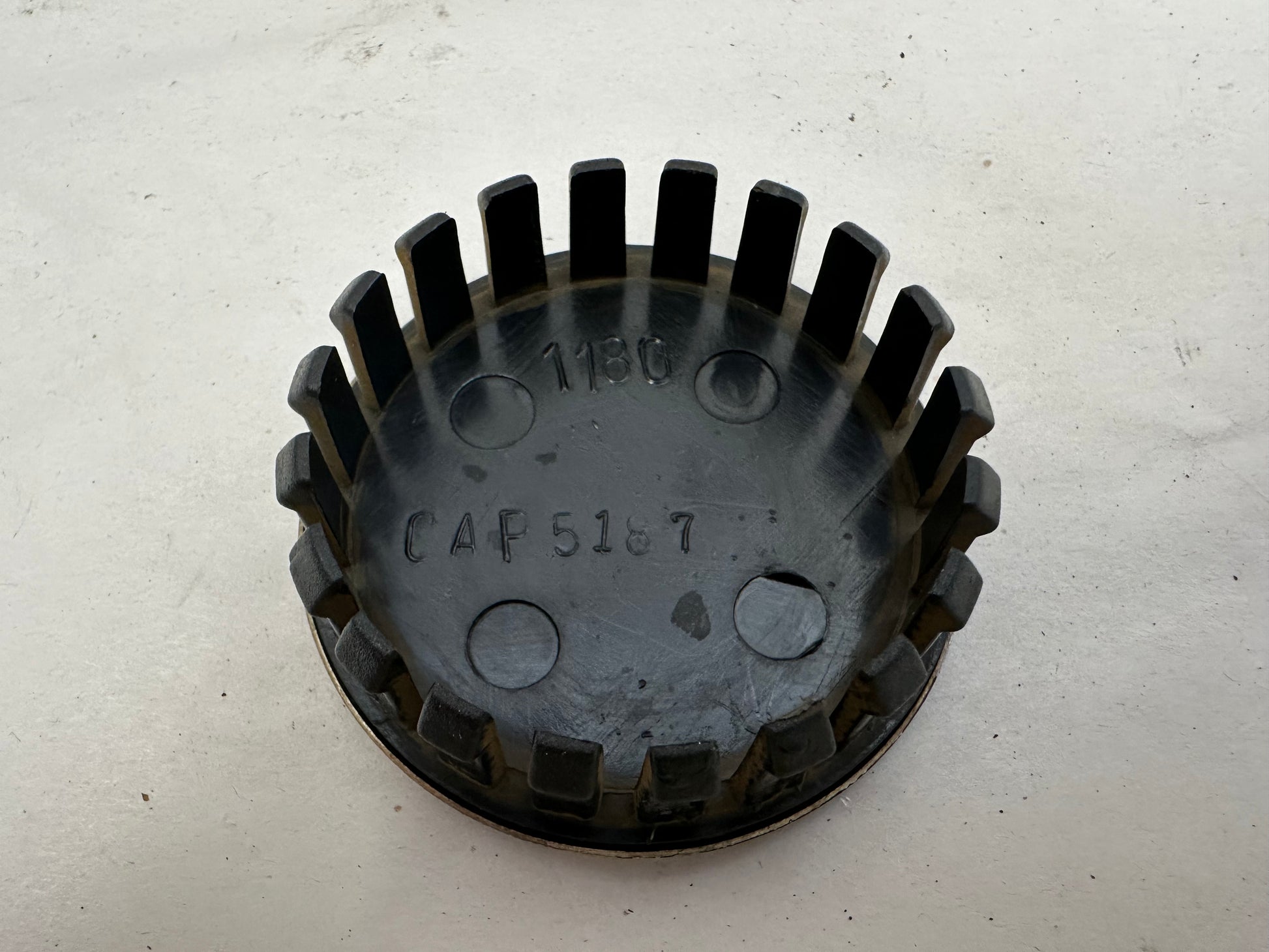 2015 Chevy Camaro SS 1LE Wheel Center Cap OEM - Day's Parts Yard
