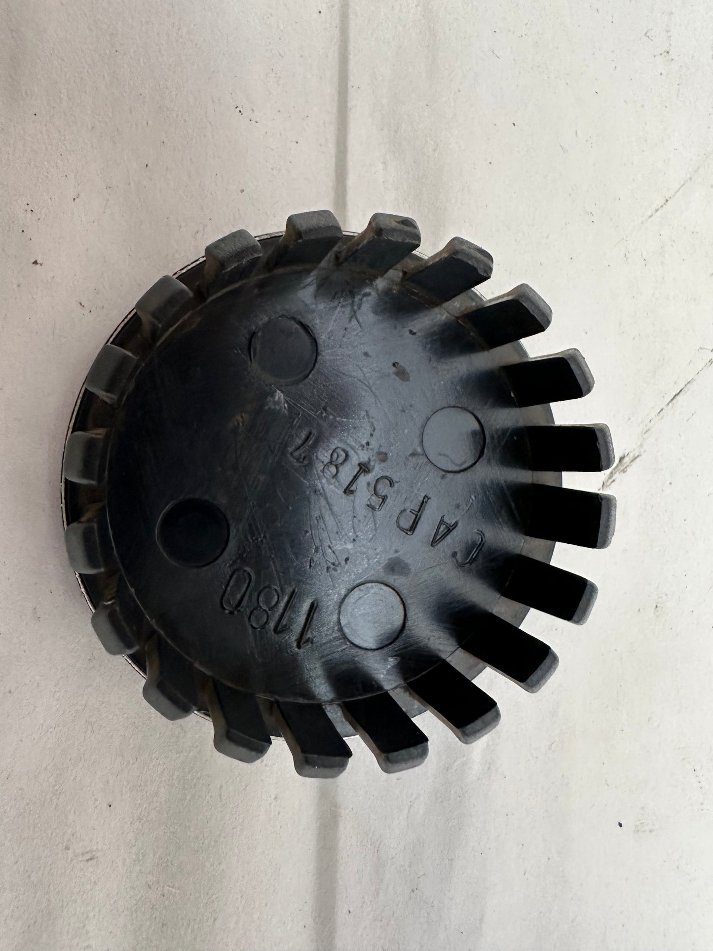 2015 Chevy Camaro SS 1LE Wheel Center Cap OEM - Day's Parts Yard
