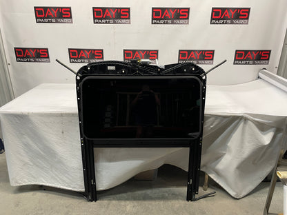 2016 Chevy SS Sedan Complete Sunroof Sun Moon Roof Assembly OEM - Day's Parts Yard
