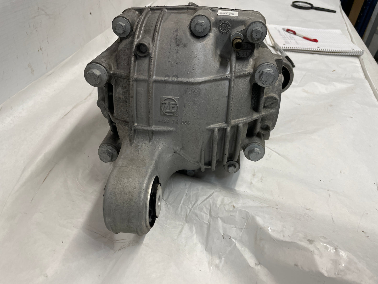 2014 Chevy SS Sedan 3.27 LSD Rearend Rear End Carrier Differential OEM - Day's Parts Yard