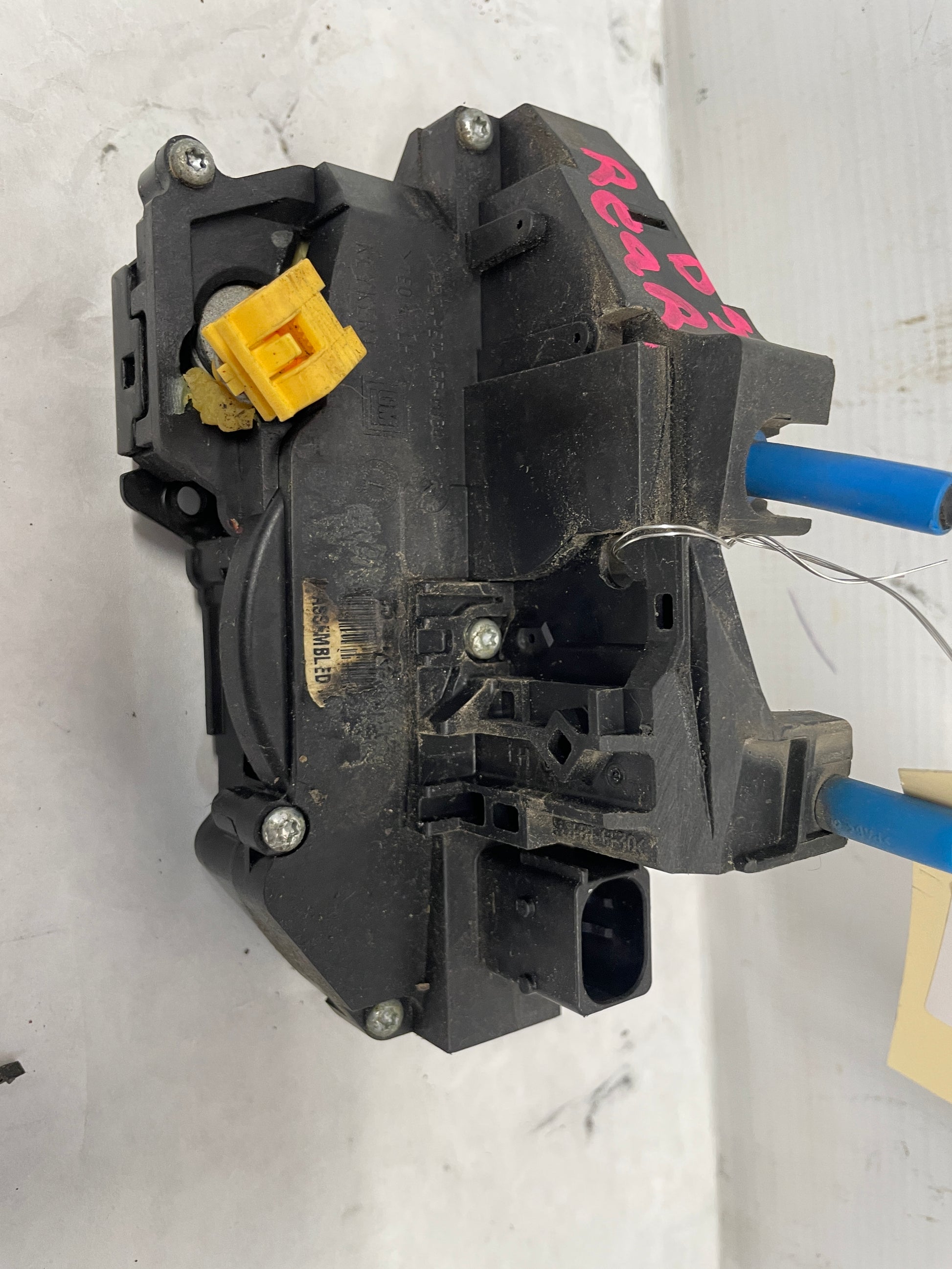 2008 Pontiac G8 Base LH Driver Rear Door Lock Actuator OEM - Day's Parts Yard