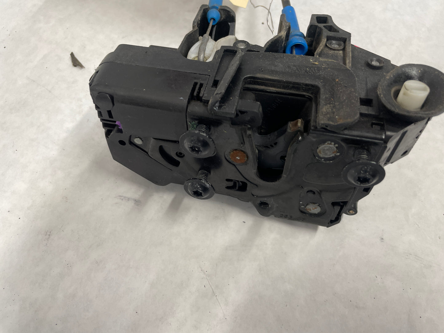 2008 Pontiac G8 Base LH Driver Rear Door Lock Actuator OEM - Day's Parts Yard