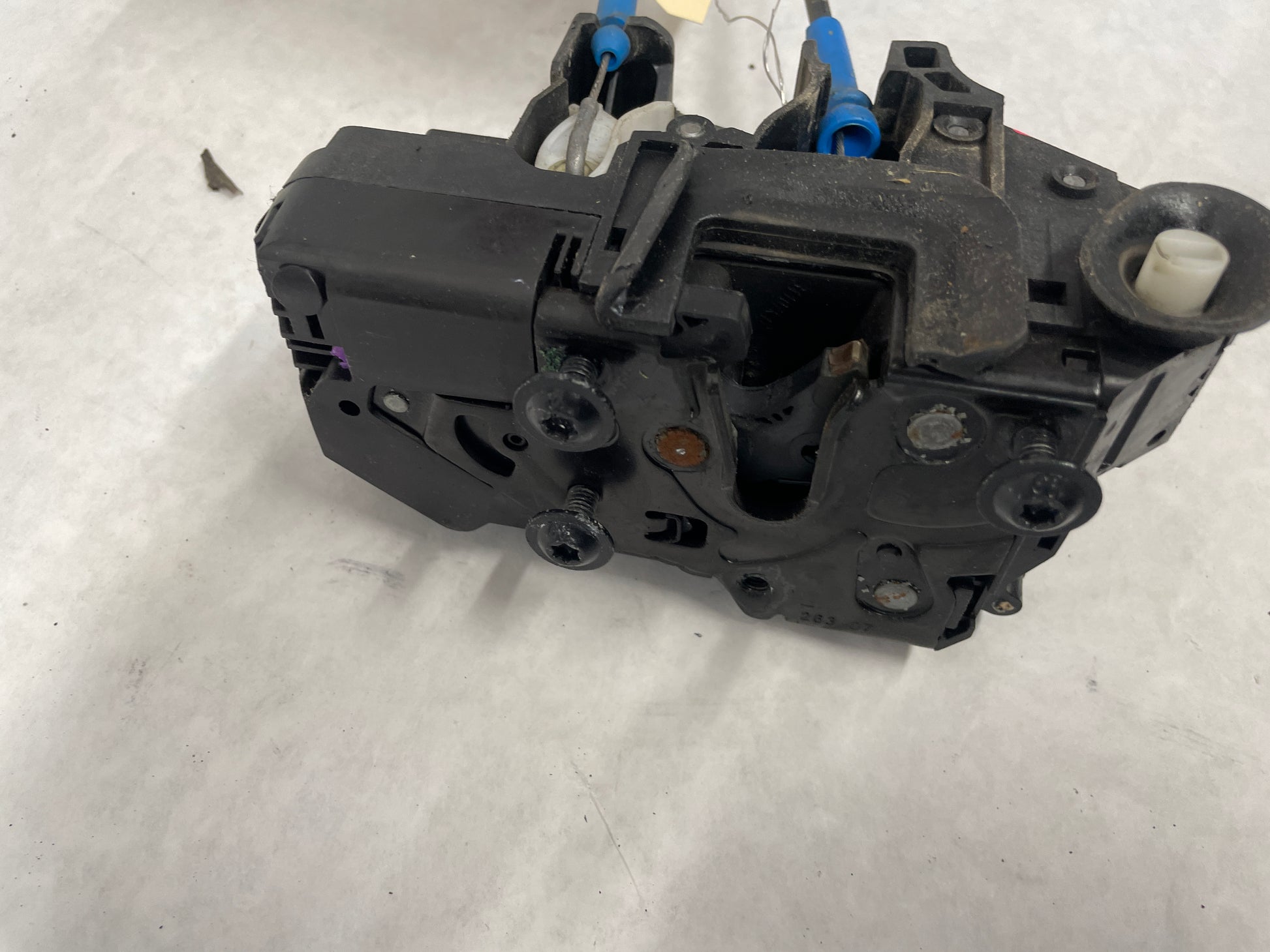 2008 Pontiac G8 Base LH Driver Rear Door Lock Actuator OEM - Day's Parts Yard