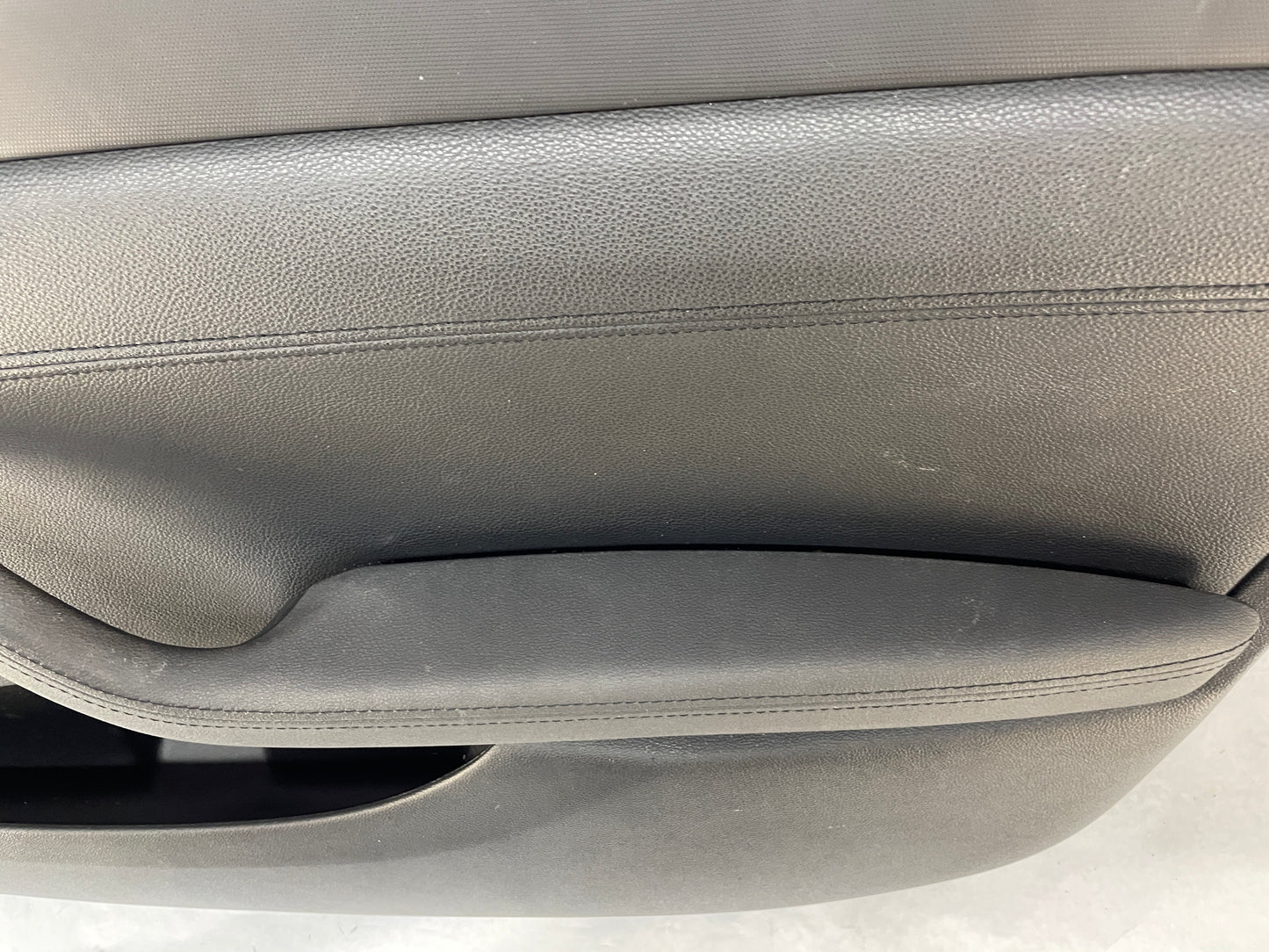 2009 Pontiac G8 GT RH Passenger Front Interior Door Panel Trim OEM