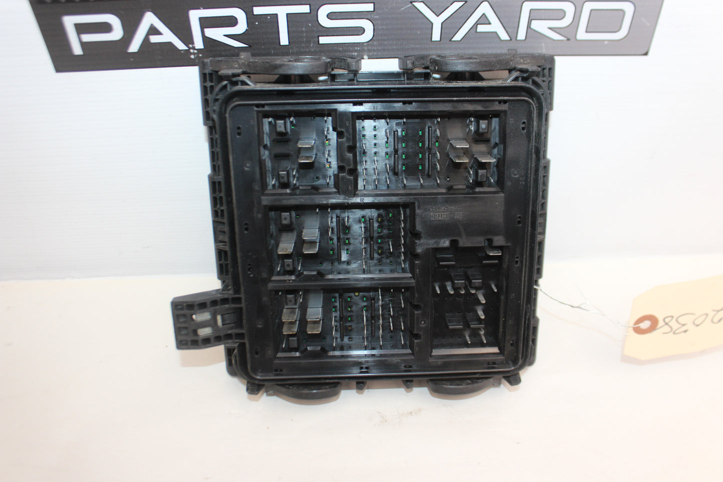 2015 Chevy SS Sedan Fuse Relay Box OEM