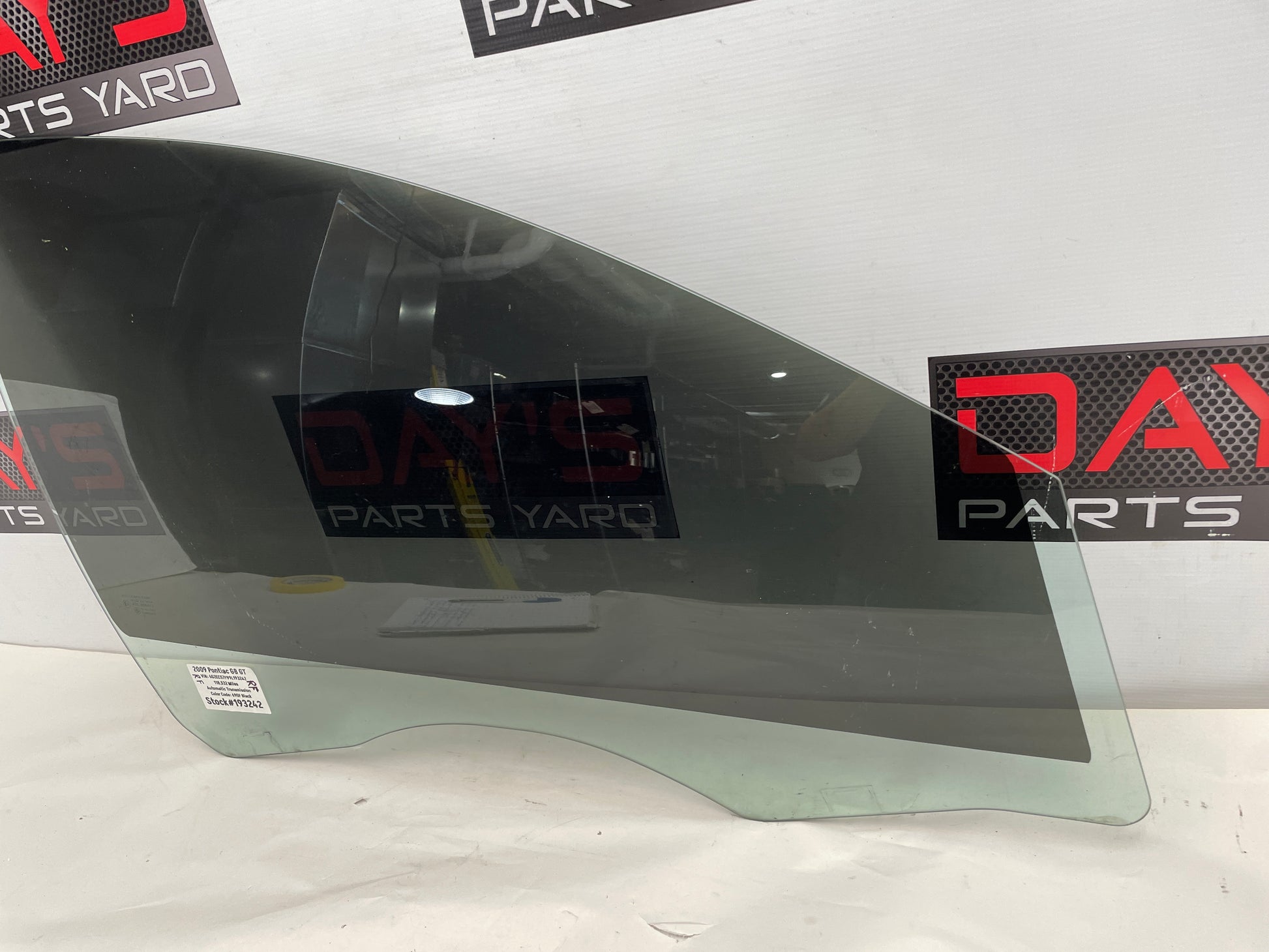2009 Pontiac G8 GT Front RH Passenger Door Window Glass OEM - Day's Parts Yard