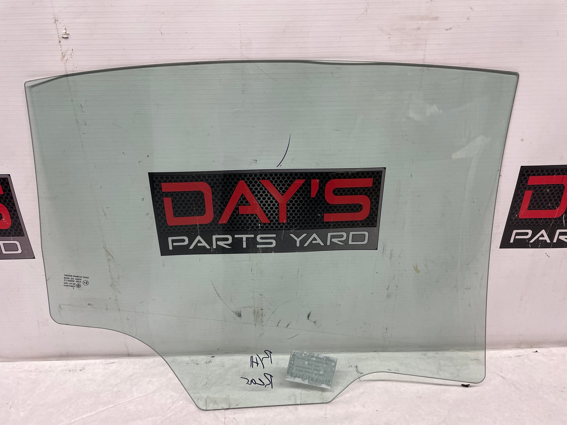 2008 Pontiac G8 Base RH Passenger Rear Door Window Glass OEM - Day's Parts Yard