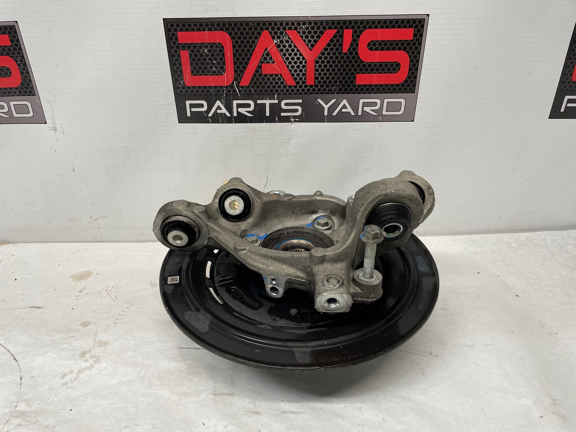 2017 Cadillac CTS-V LH Driver Rear Suspension Knuckle Spindle Hub Wheel Bearing OEM - Day's Parts Yard