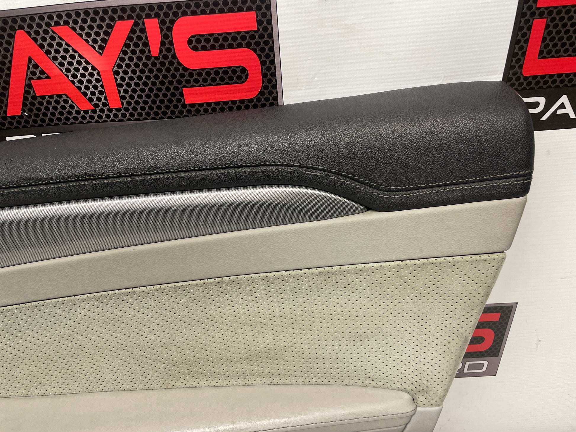 2014 Cadillac CTS-V Coupe RH Passenger Front Interior Door Panel OEM - Day's Parts Yard