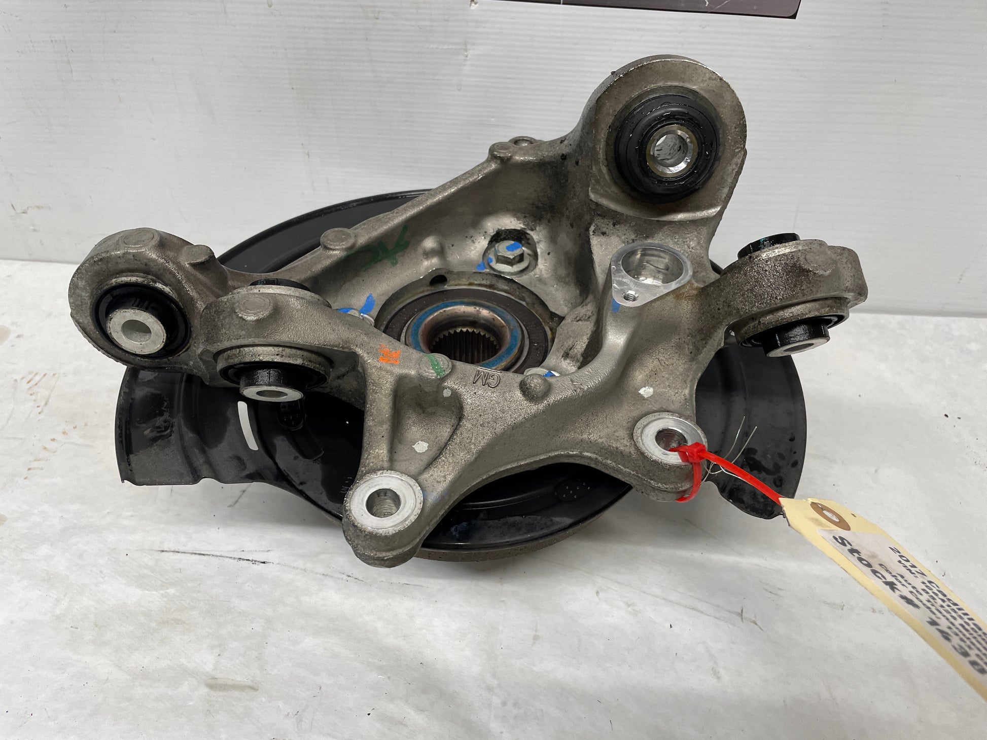 2017 Cadillac CTS-V RH Passenger Rear Suspension Spindle Knuckle Hub Wheel Bearing OEM - Day's Parts Yard