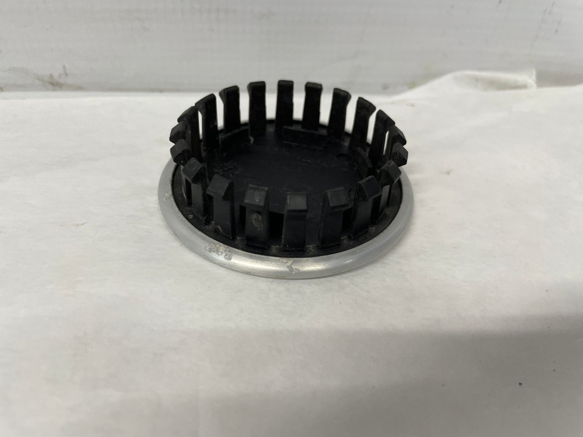 2018 Chevy Camaro SS Wheel Center Caps Silver OEM - Day's Parts Yard